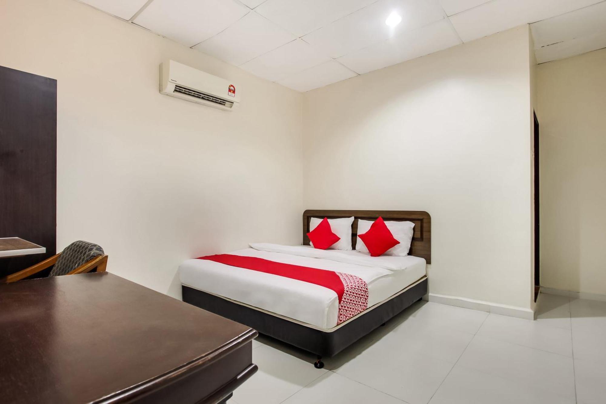 Super Oyo 89427 Kavanas Hotel Taiping Buitenkant foto