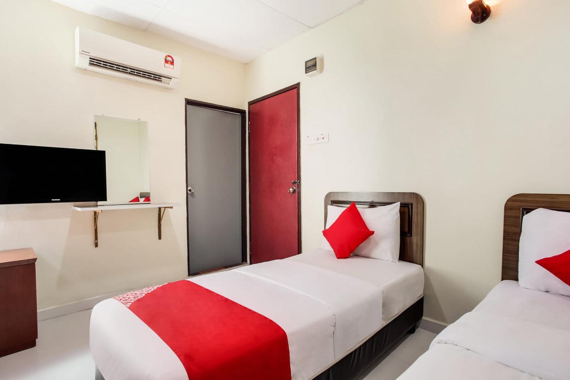 Super Oyo 89427 Kavanas Hotel Taiping Buitenkant foto