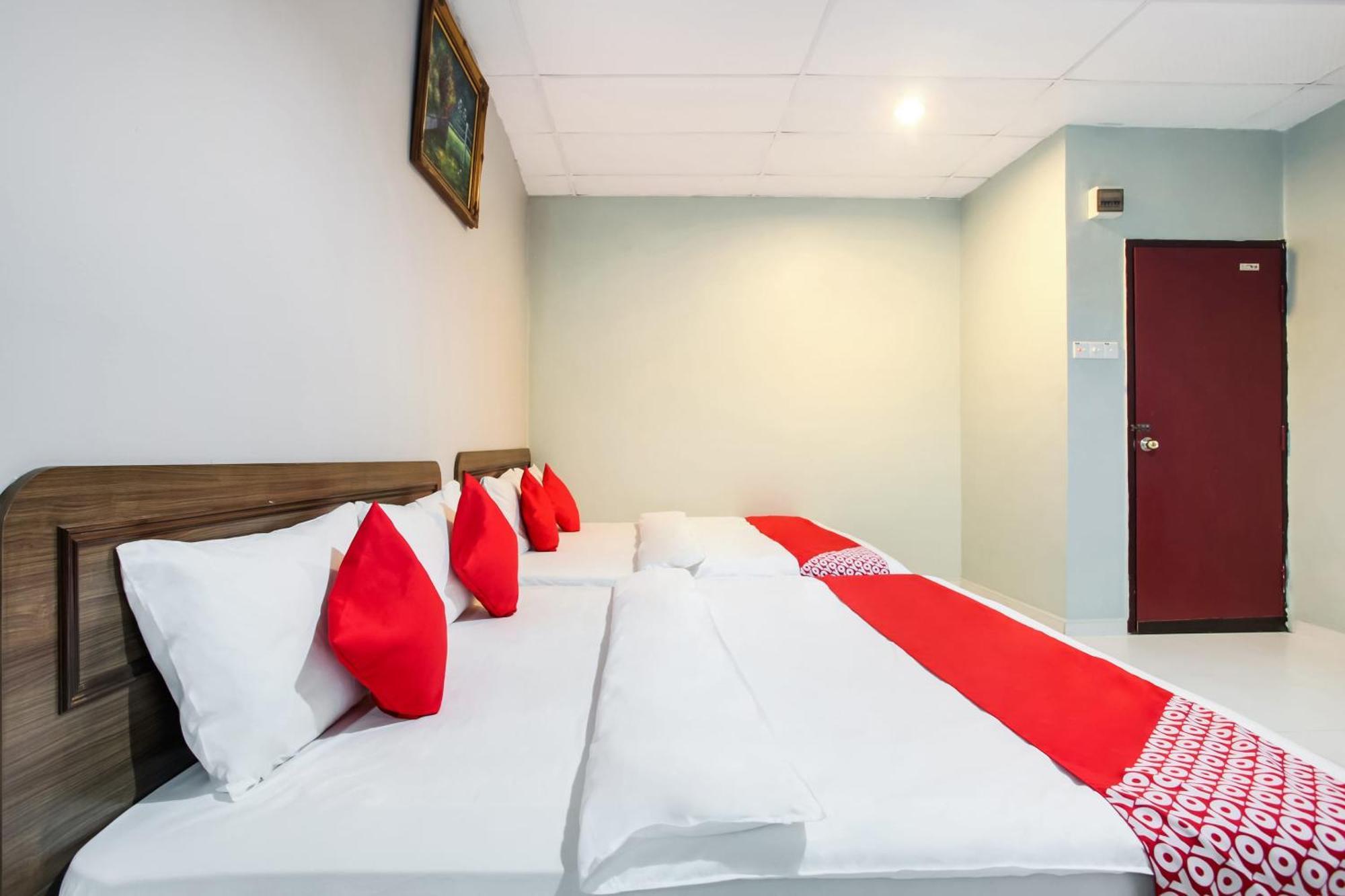Super Oyo 89427 Kavanas Hotel Taiping Buitenkant foto