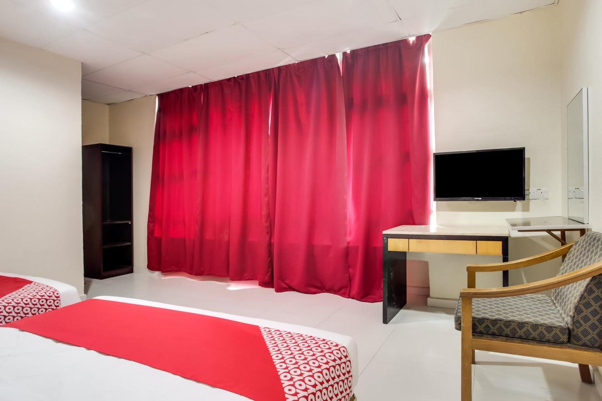 Super Oyo 89427 Kavanas Hotel Taiping Buitenkant foto