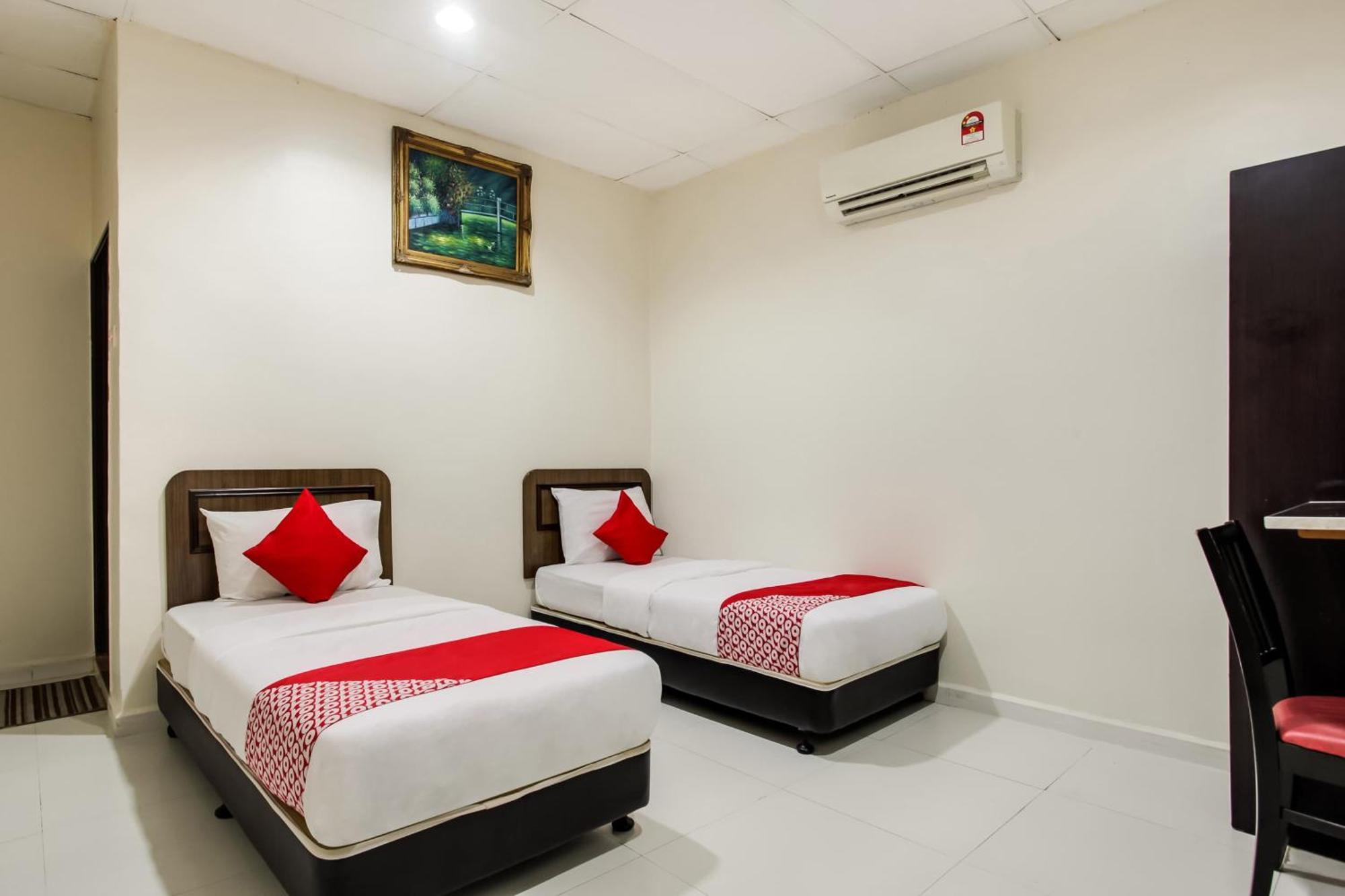 Super Oyo 89427 Kavanas Hotel Taiping Buitenkant foto