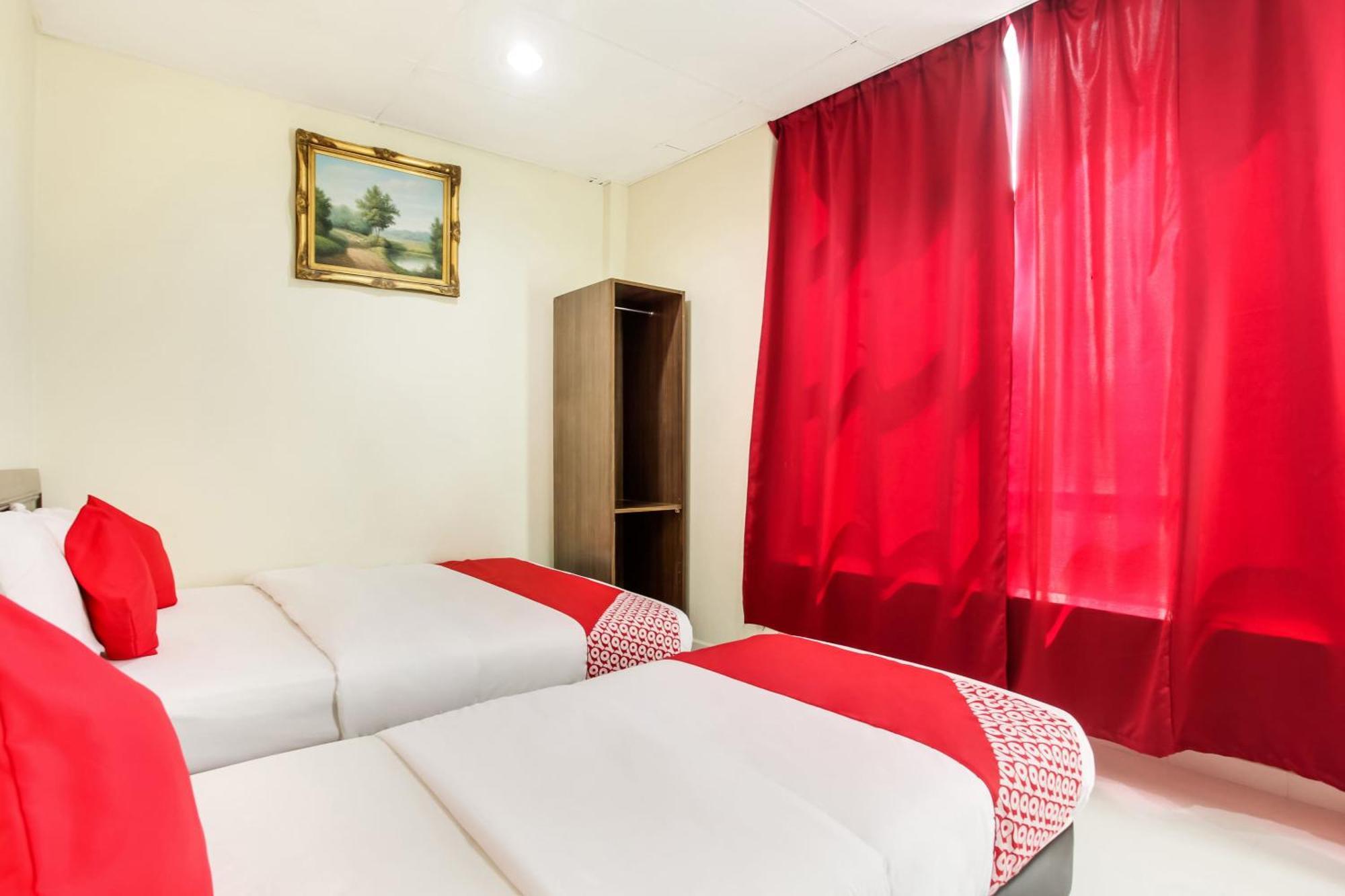 Super Oyo 89427 Kavanas Hotel Taiping Buitenkant foto