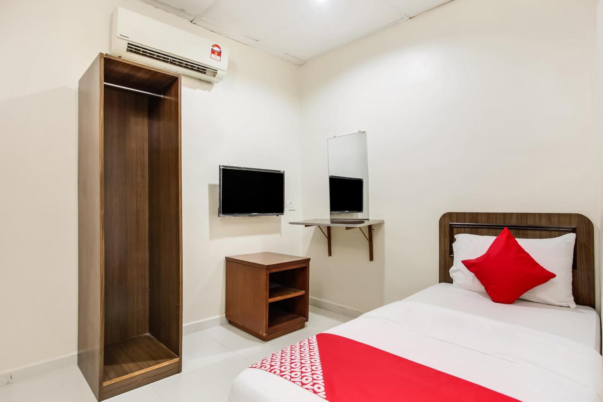 Super Oyo 89427 Kavanas Hotel Taiping Buitenkant foto